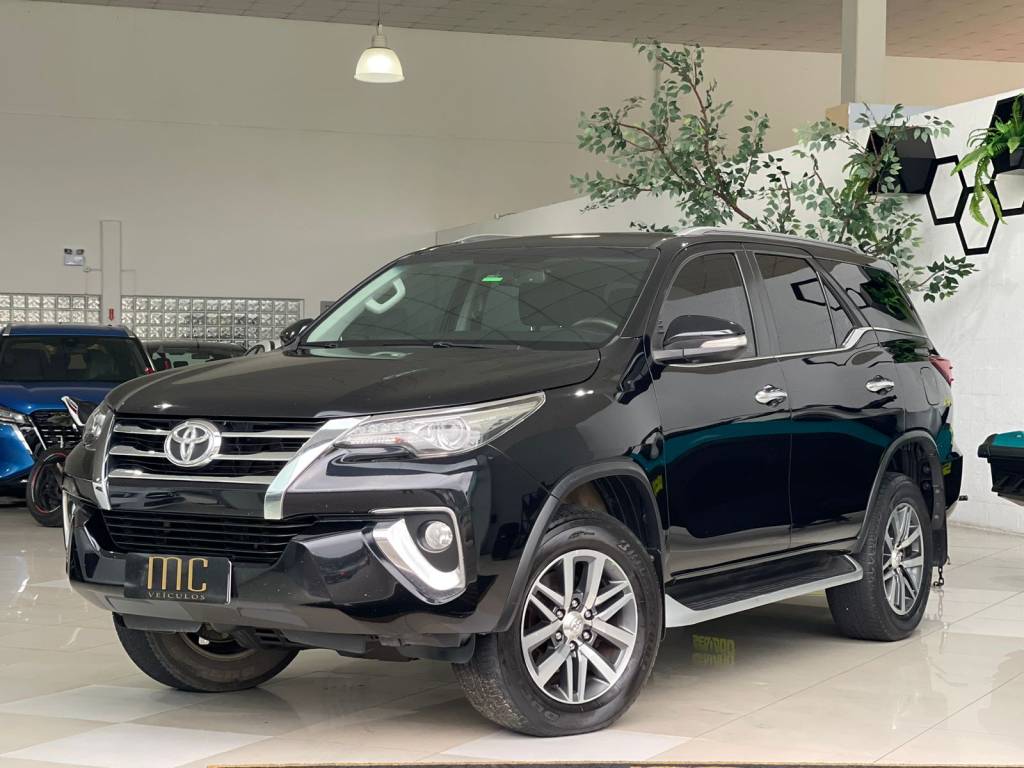 Toyota Hilux 2.8 24V    2017