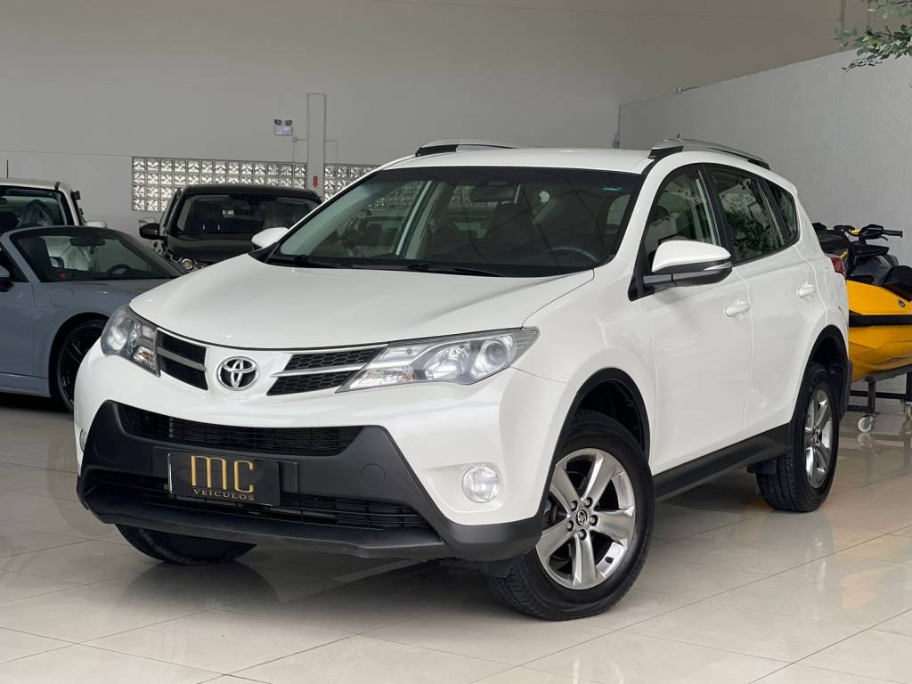 Toyota RAV-4 2.0    2015