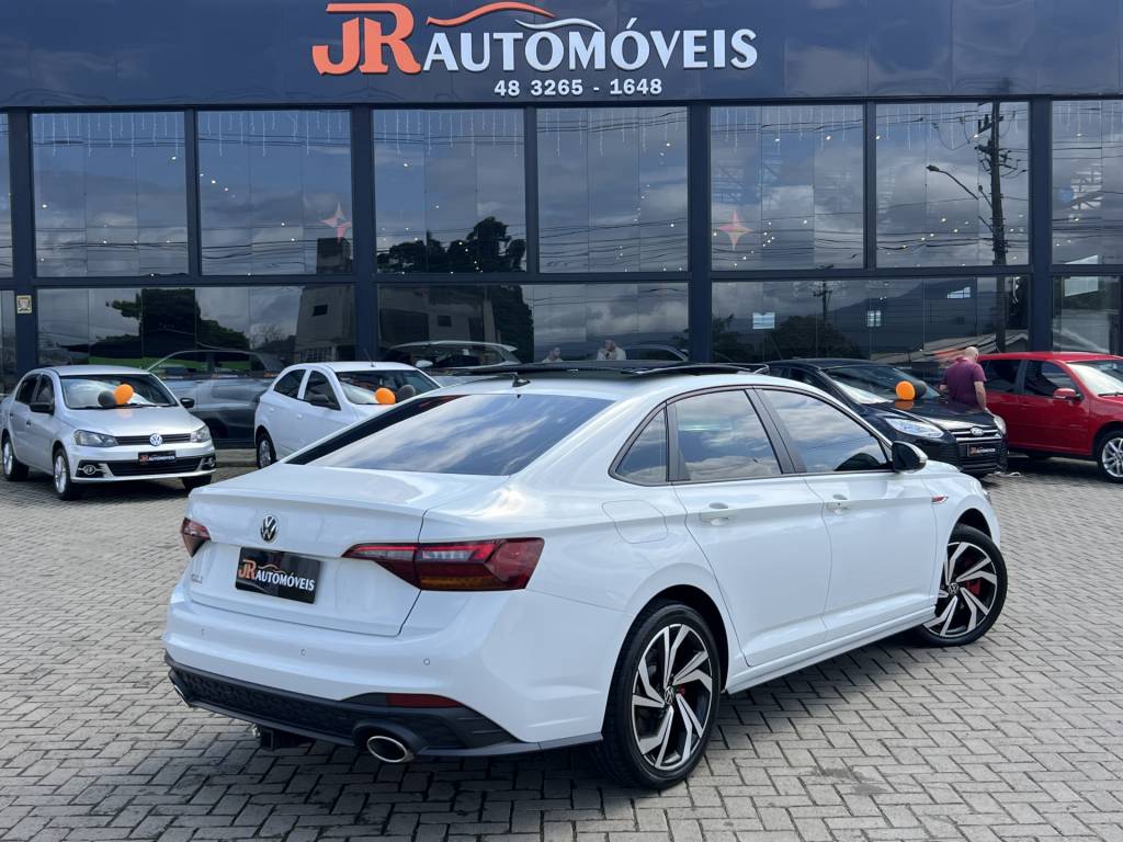 Volkswagen Jetta 2.0 16v 4p aut.    2023