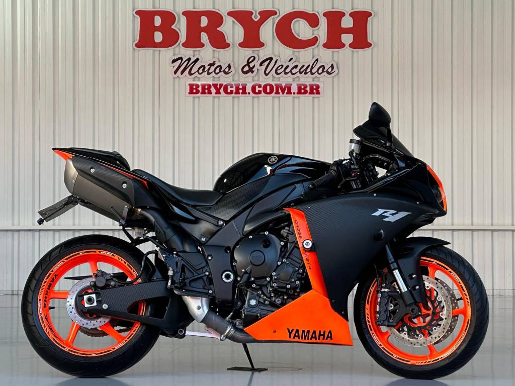Yamaha YZF R-1    2012