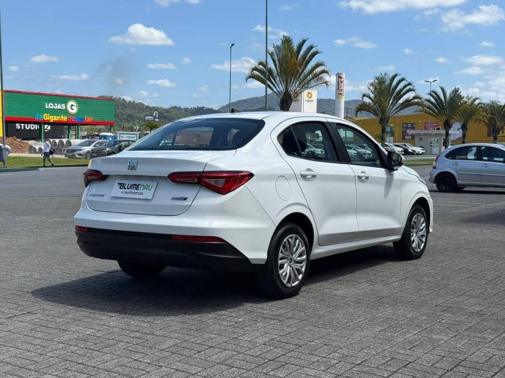 Fiat Cronos /  drive 1.3    2024