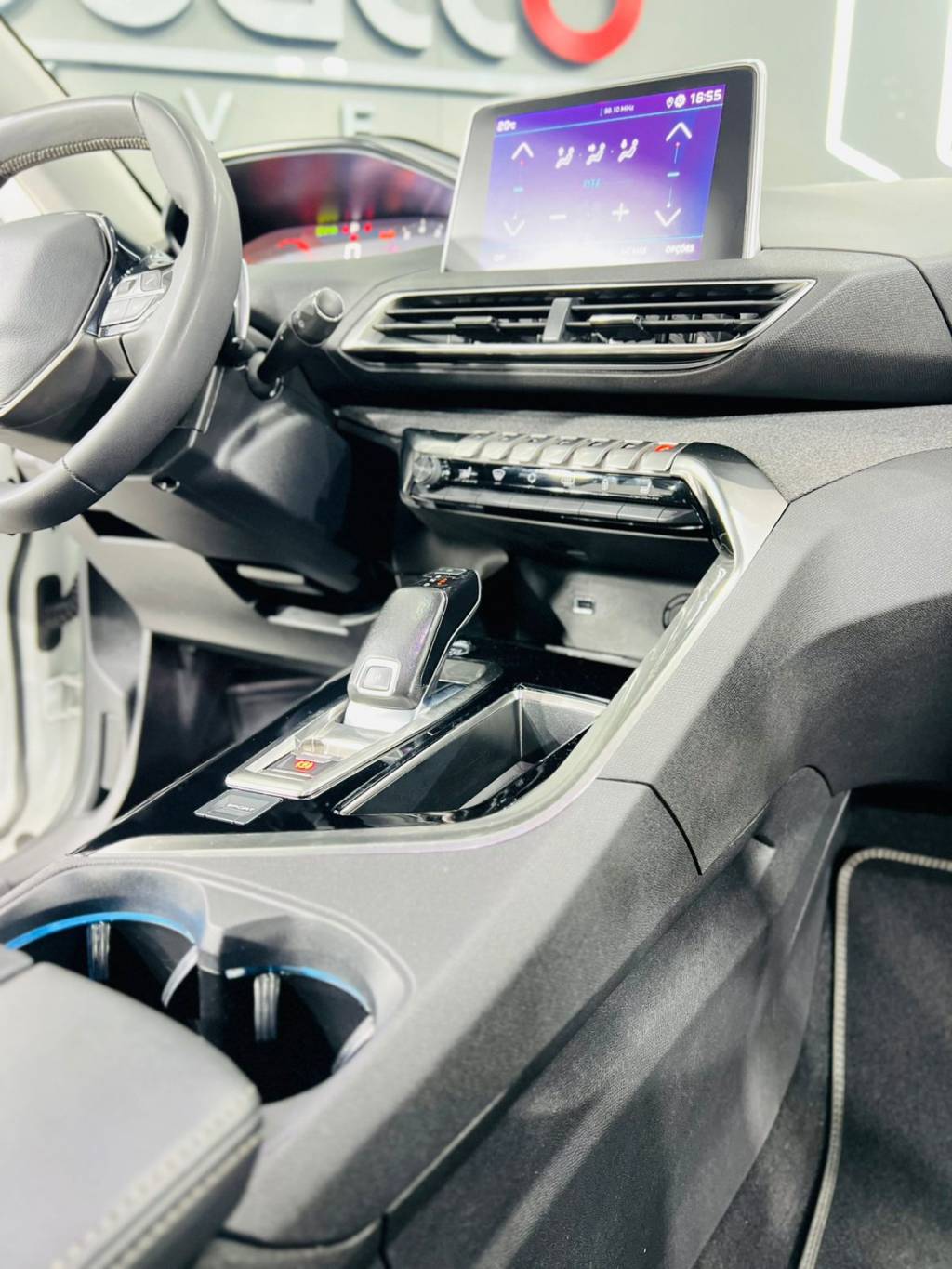 Peugeot 3008 1.6 16v    2020