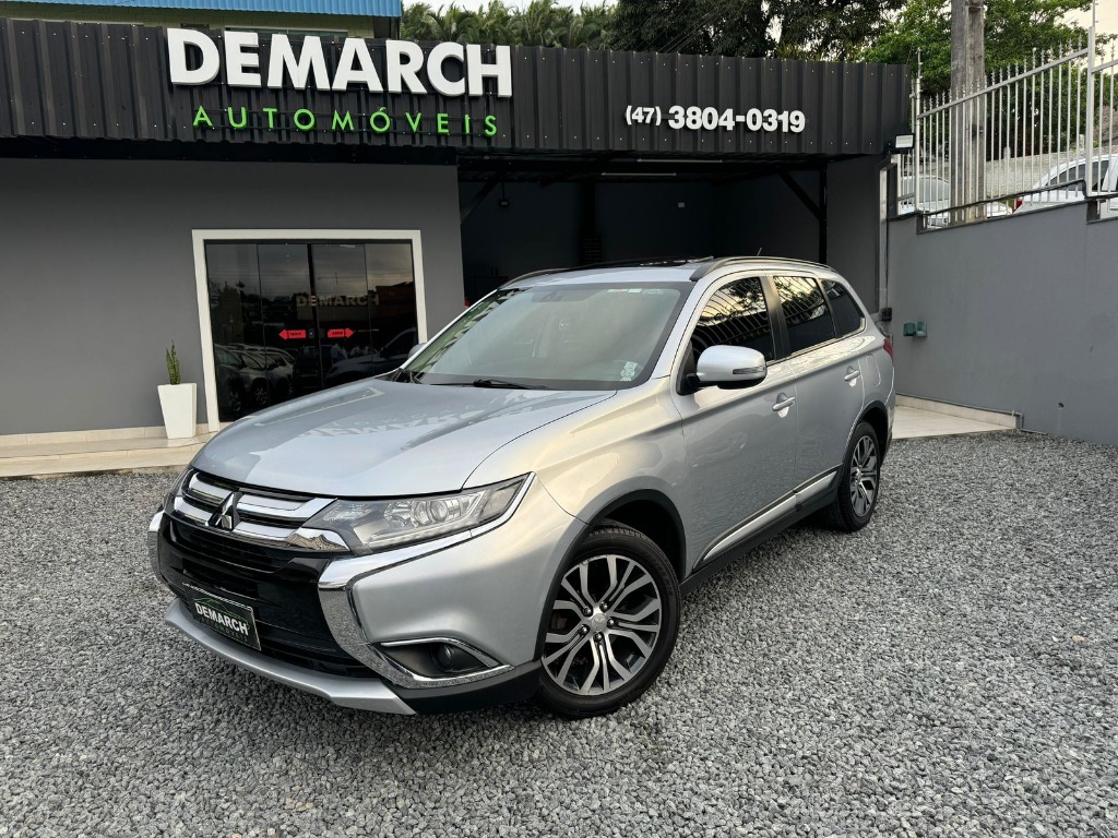 Mitsubishi Outlander     2016