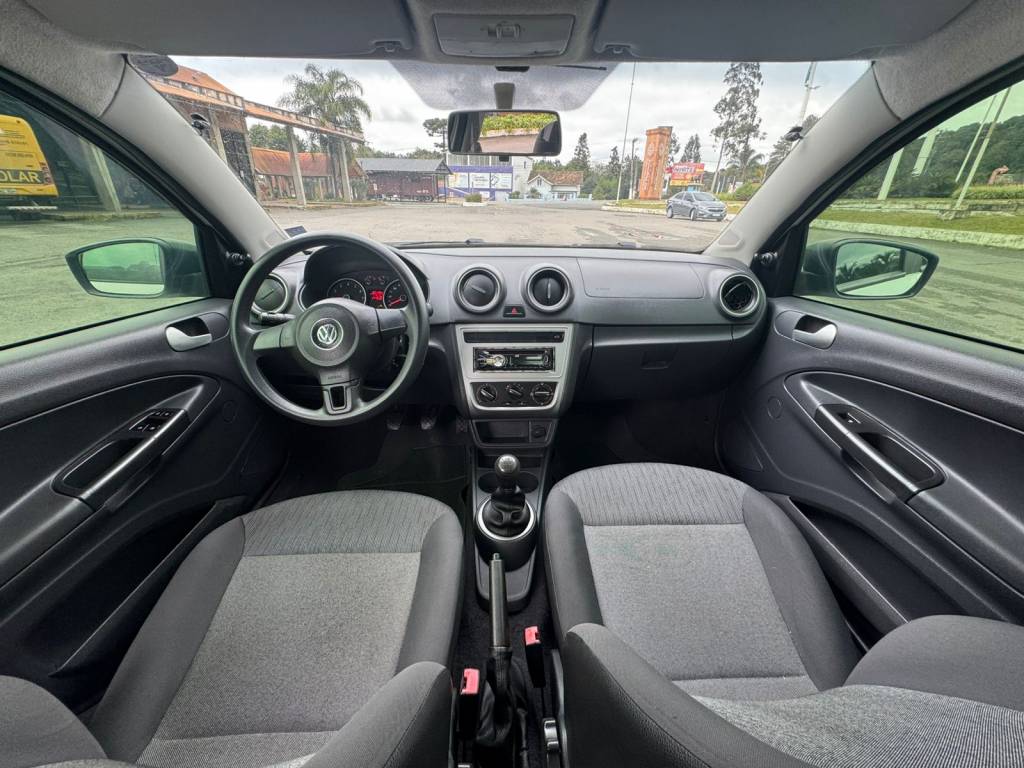 Volkswagen Voyage 1.6 8v    2014