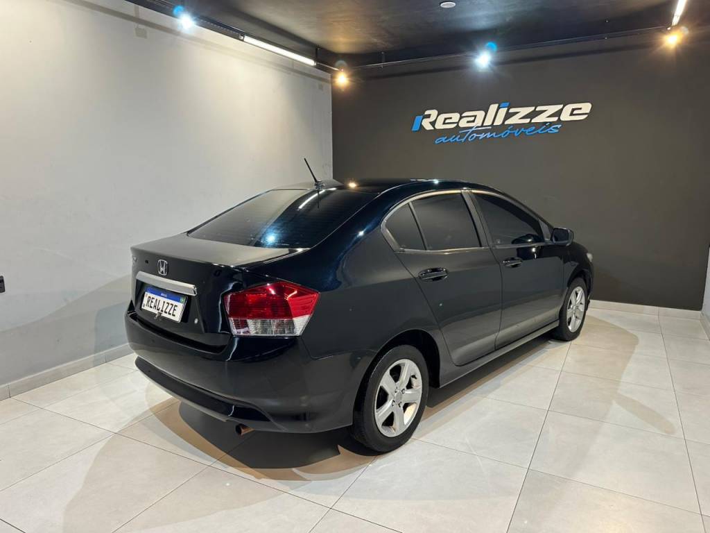 Honda City 1.5 sedan lx flex aut.    2010