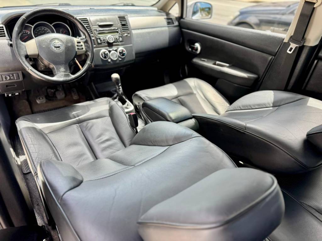 Nissan Tiida 1.8 sl flex aut. 16v    2013