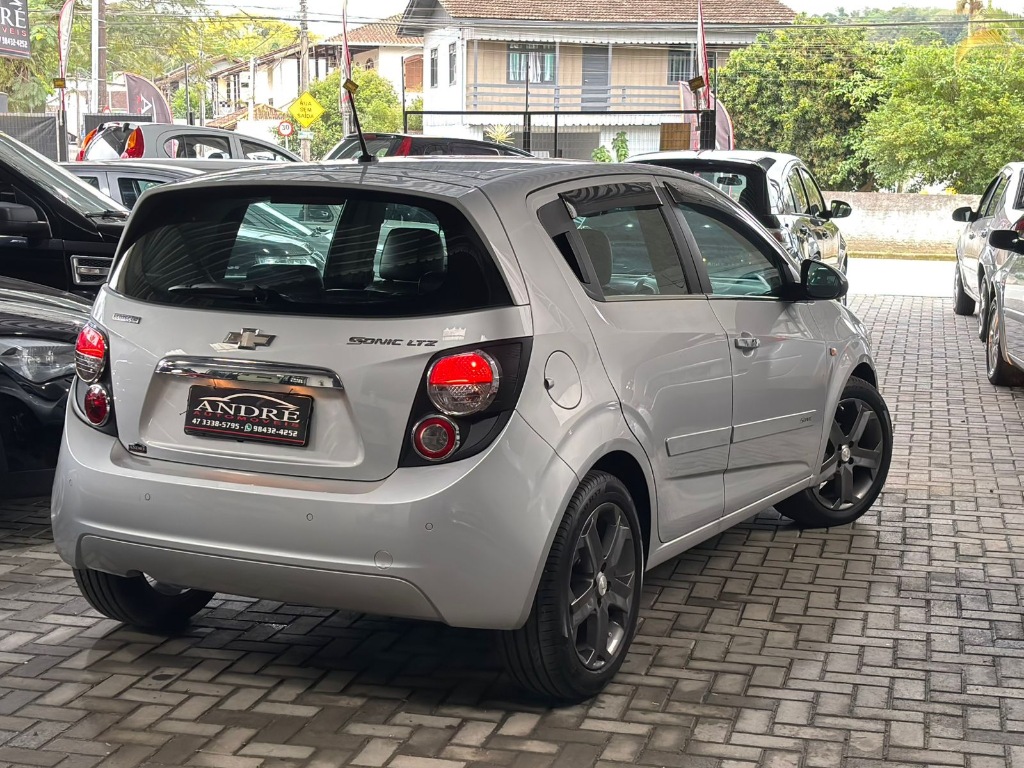 Chevrolet Sonic Ltz 1.6    2014