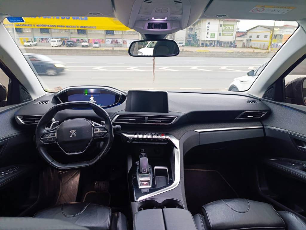 Peugeot 3008 /  griffe at    2020