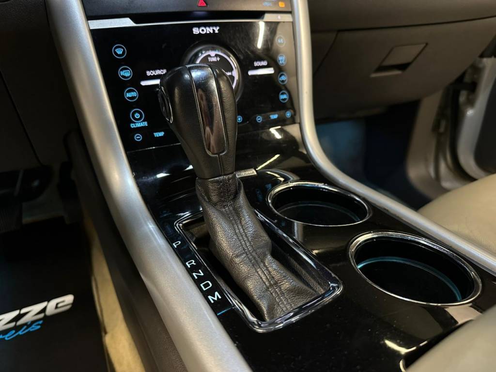 Ford Edge 3.5 limited awd aut.    2011