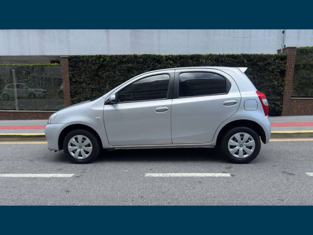 Toyota Etios Xs 1.5 flex 16v 5p aut.    2017