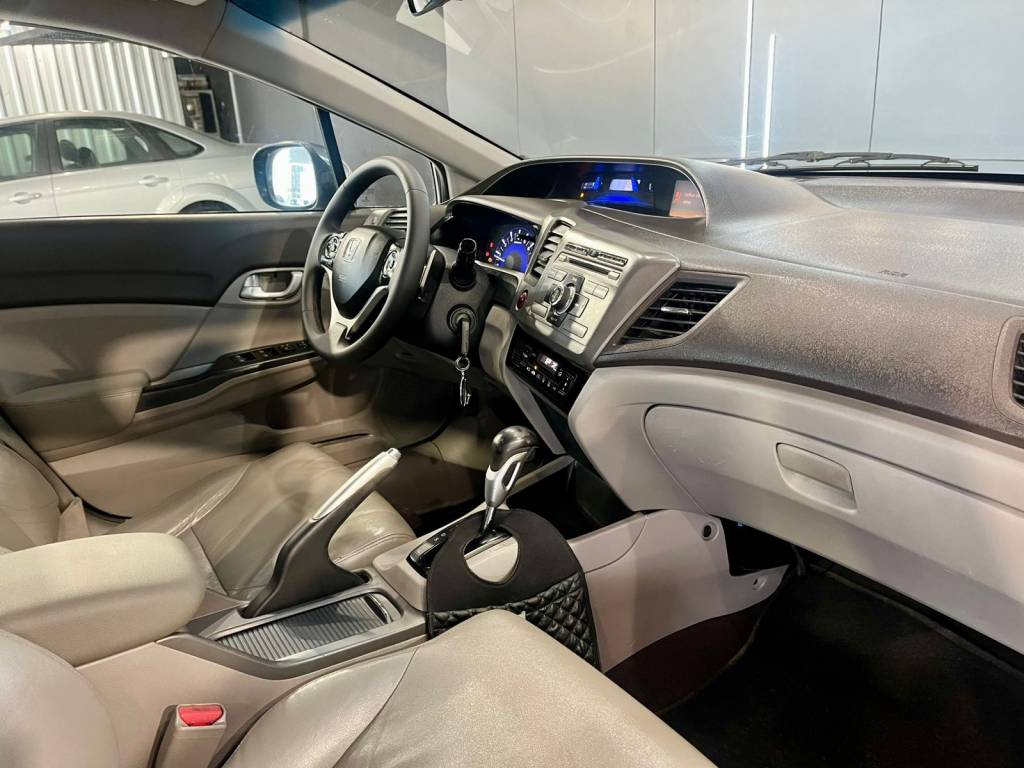 Honda Civic 2.0 sedan lxr flexone aut.    2014