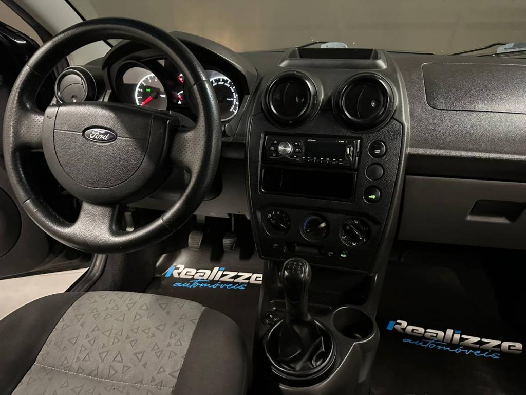 Ford Fiesta 1.6 sedan se flex    2011