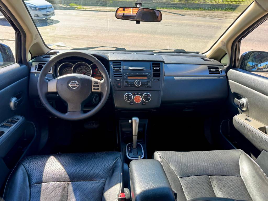 Nissan Tiida 1.8 16v    2012