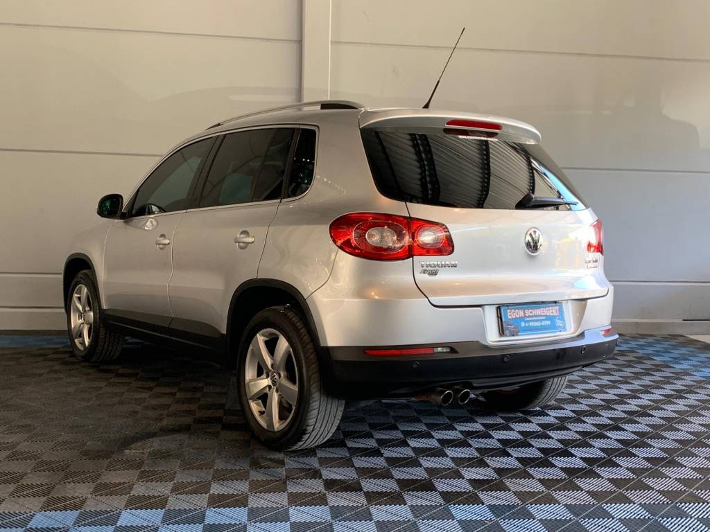 Volkswagen Tiguan 2.0 tsi    2011