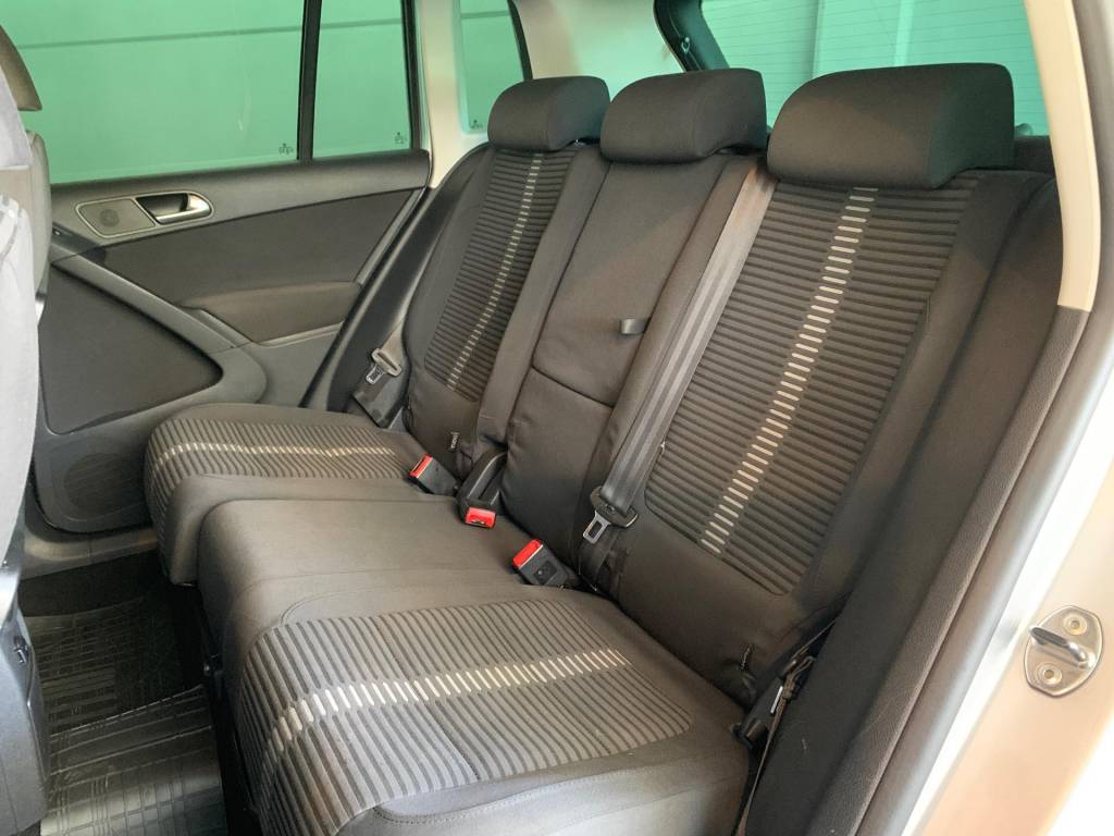 Volkswagen Tiguan 2.0 tsi    2011