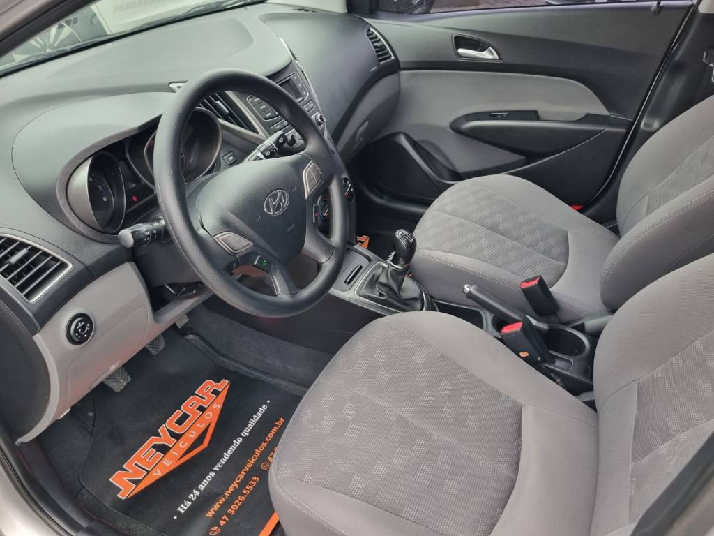 Hyundai HB20S Comfort 1.6 flex manual    2016