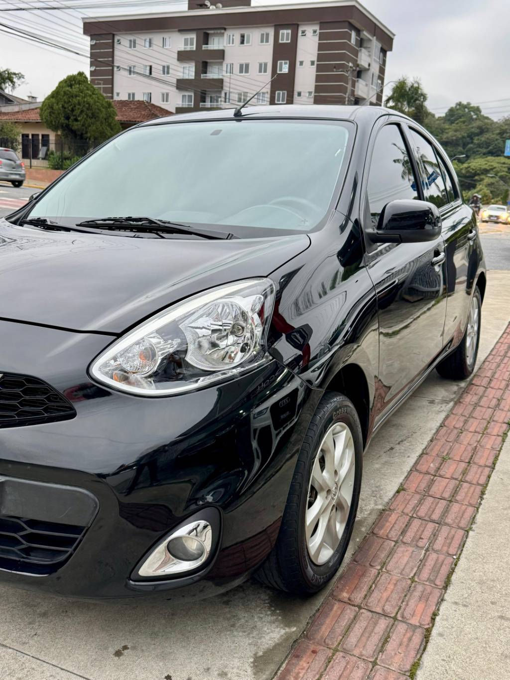 Nissan March 1.0 12v    2018