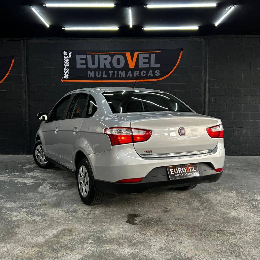 Fiat Grand Siena Siena attrac. 1.4 evo f.flex 8v    2013