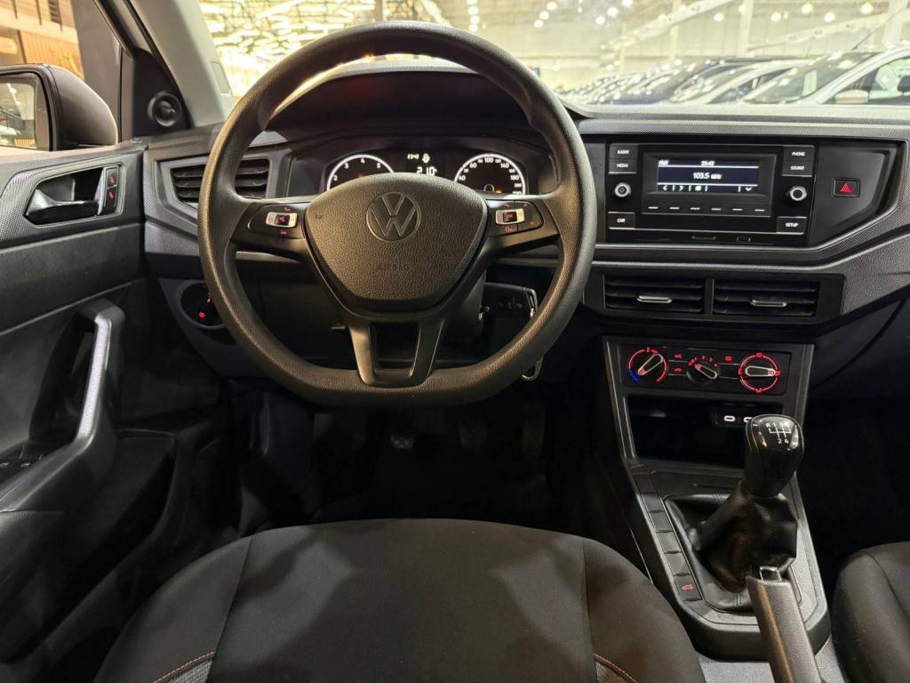 Volkswagen Polo Track 1.0 Flex 12V 5p    2024