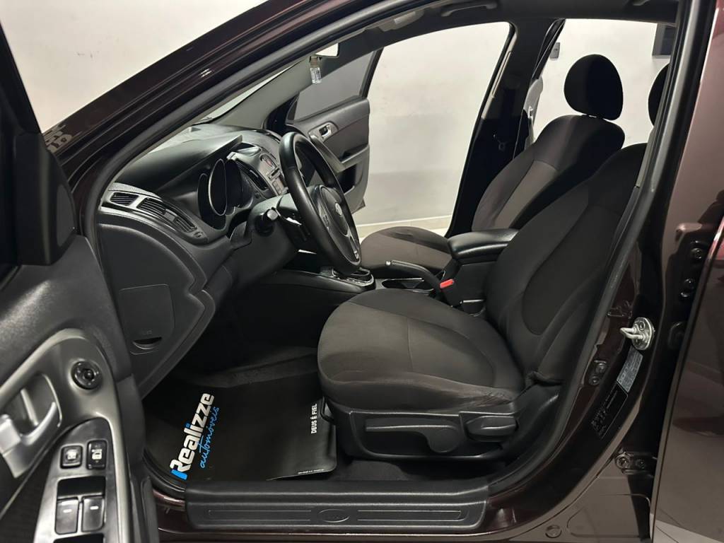 Kia Cerato 1.6 aut.    2011