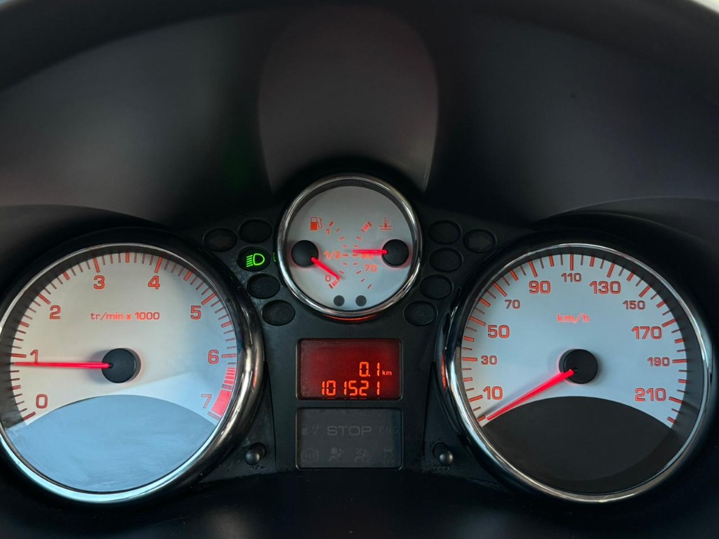 Peugeot 207 Xr sport    2012