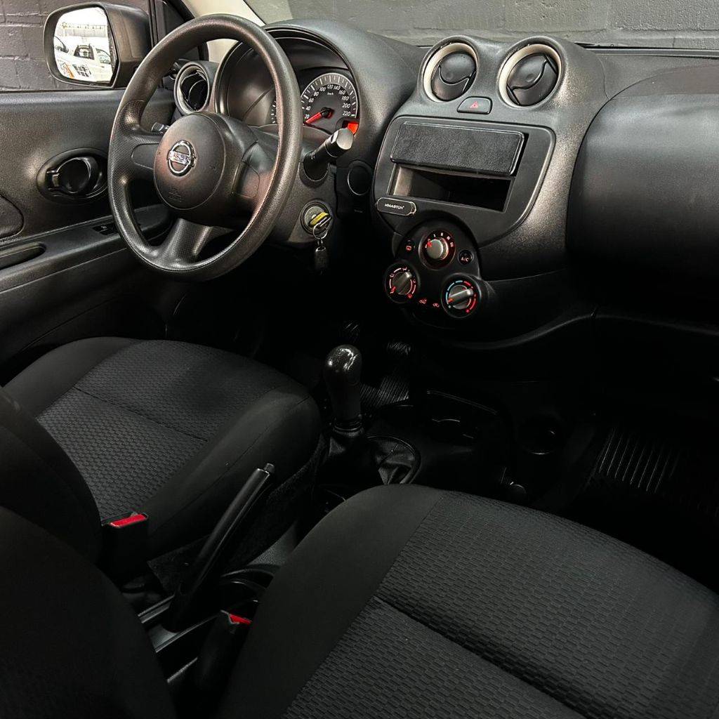 Nissan March 1.0 12v flex 5p    2015