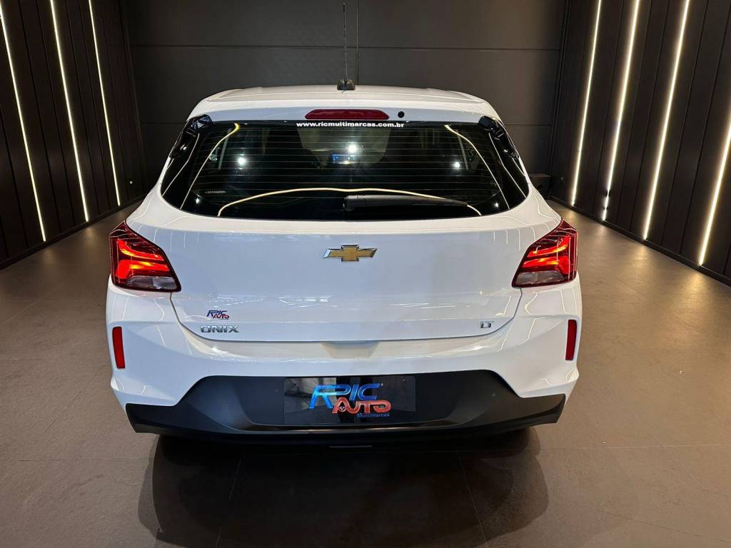 Chevrolet Onix Hatch lt 1.0 12v flex 5p mec.    2025