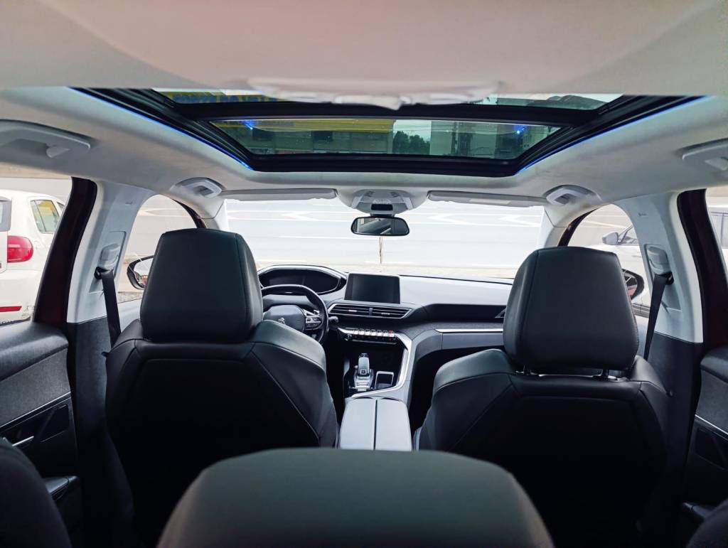 Peugeot 3008 /  griffe at    2020