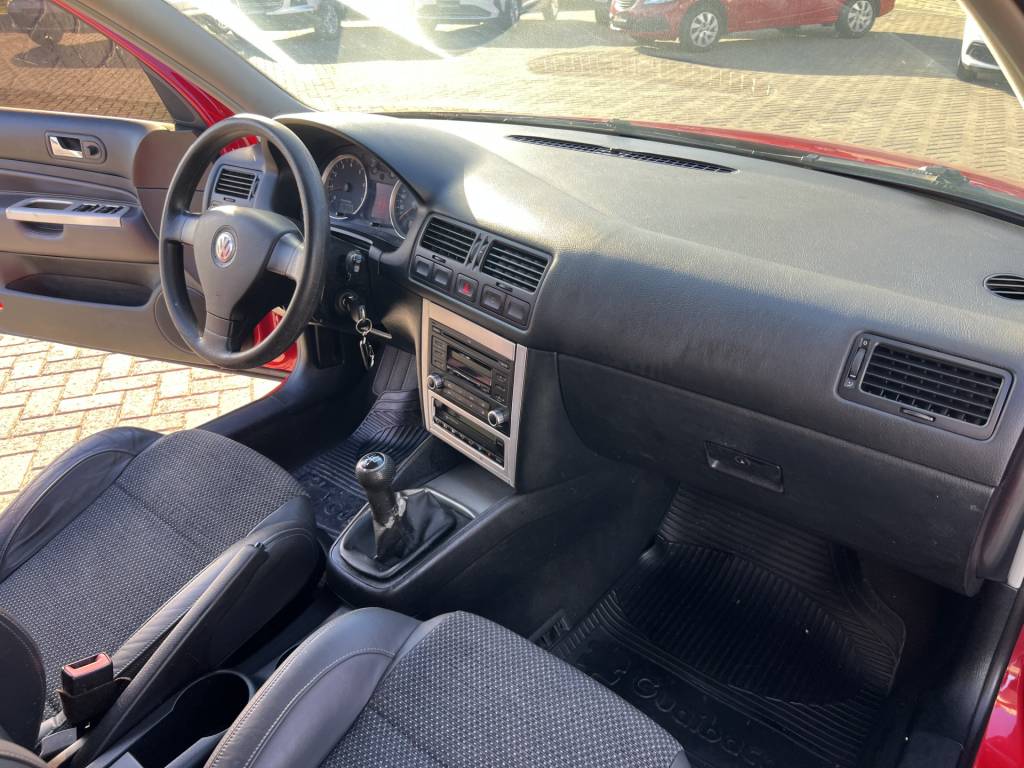 Volkswagen Golf 1.6 mi total flex 8v 4p    2011