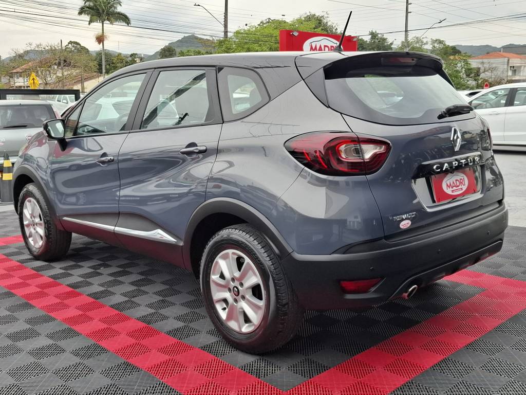 Renault Captur 1.6 life flex aut. 16v    2019