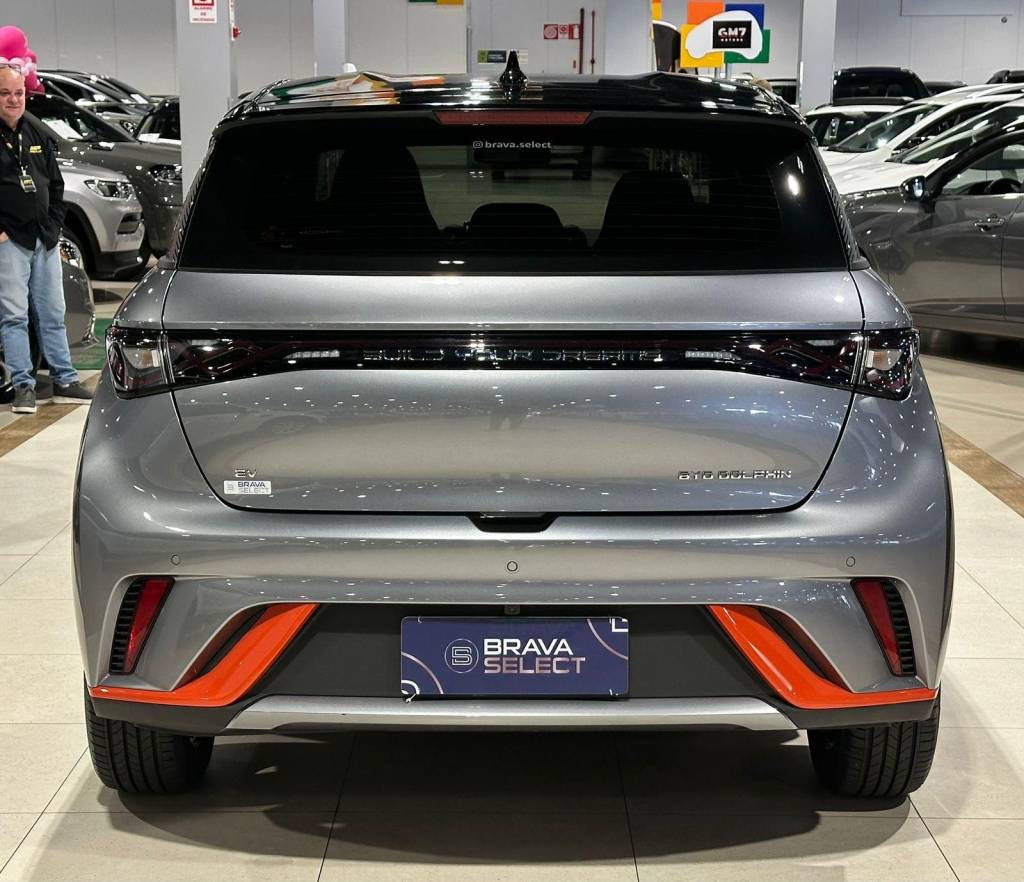 BYD Dolphin EV (elétrico)    2024