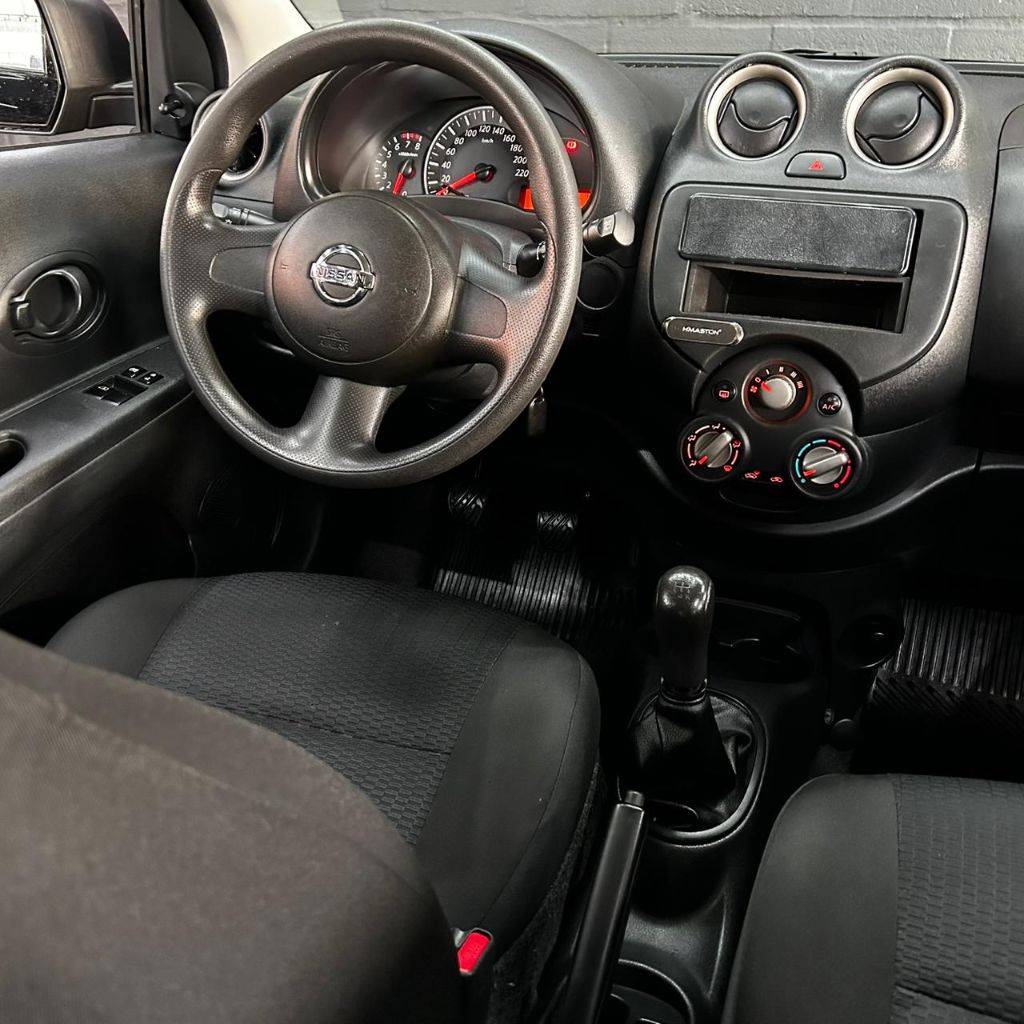 Nissan March 1.0 12v flex 5p    2015