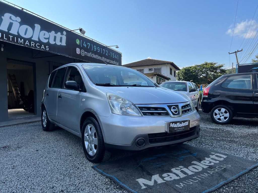 Nissan Livina 1.8s    2010