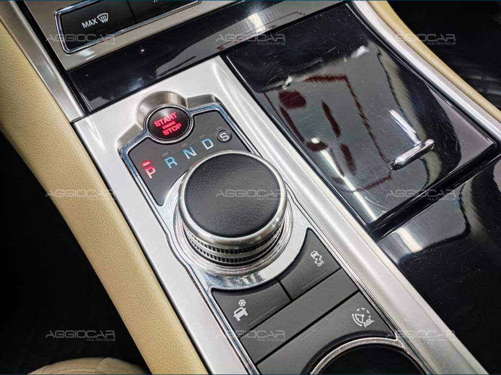 Jaguar XF     2015