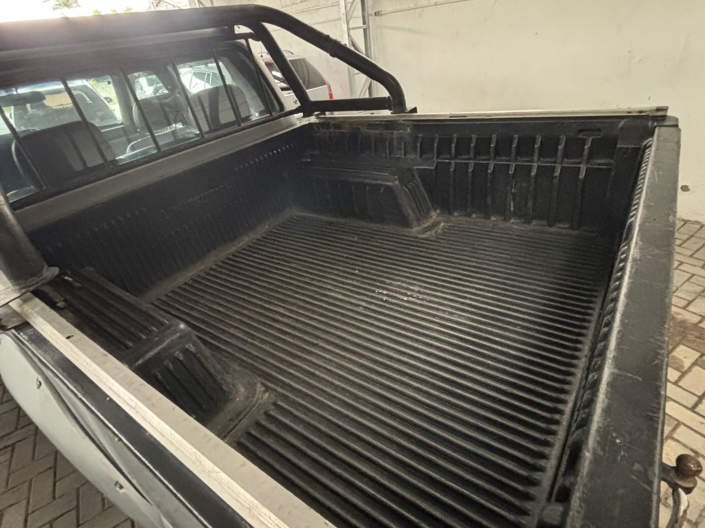 Mitsubishi L200 2.5 gls turbo diesel 4x4    2002