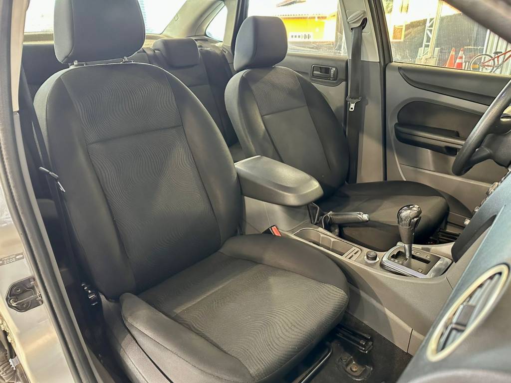 Ford Focus 2.0 flex 16v    2009