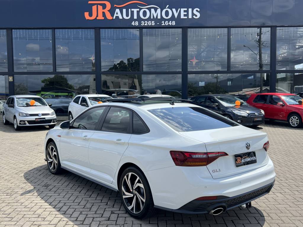 Volkswagen Jetta 2.0 16v 4p aut.    2023