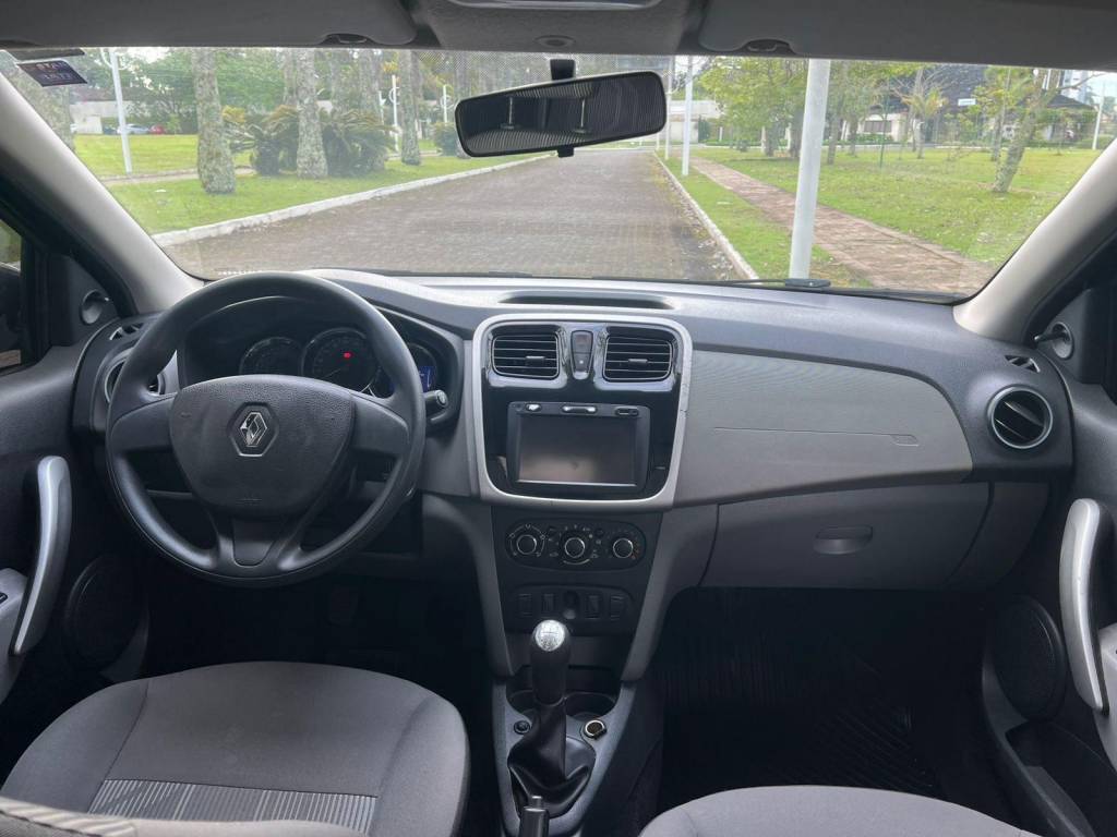 Renault Logan 1.0 expression flex    2014