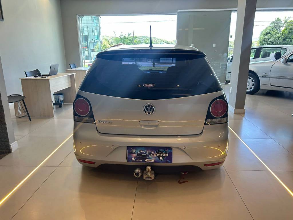 Volkswagen Polo 1.6 sportline mi total flex 8v    2014