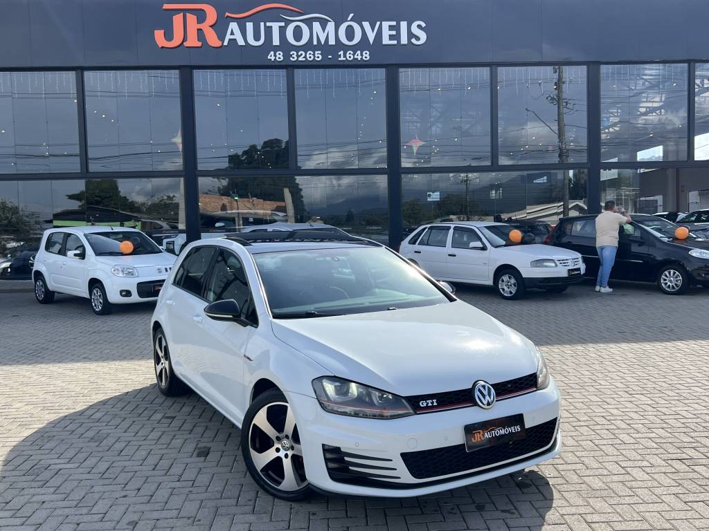Volkswagen Golf 2.5    2015