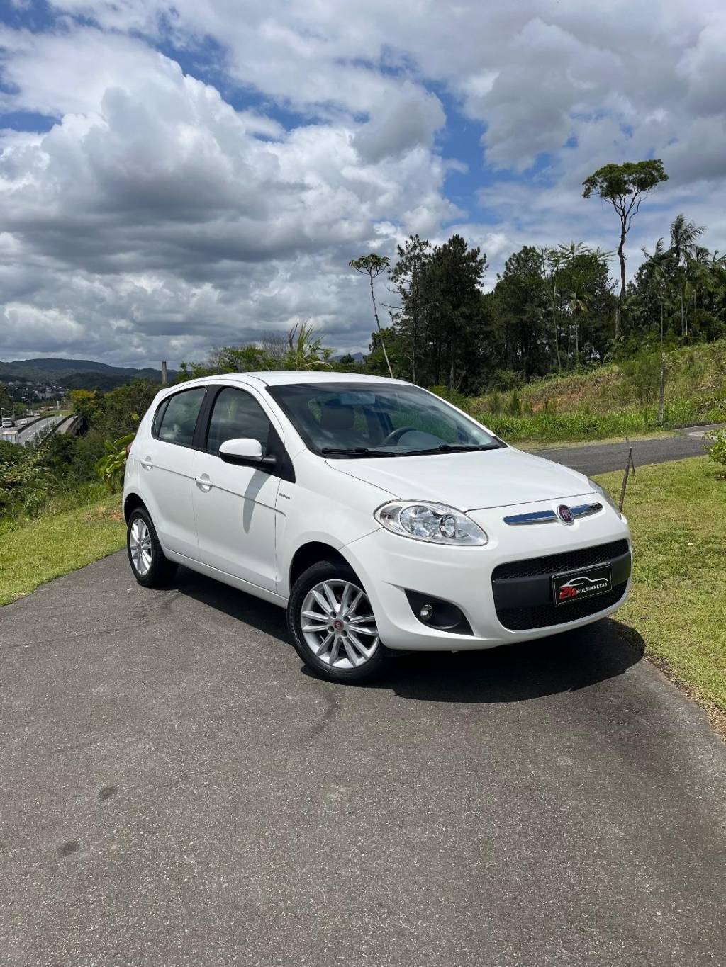 Fiat Palio Essence 1.6 flex 16v 5p    2014