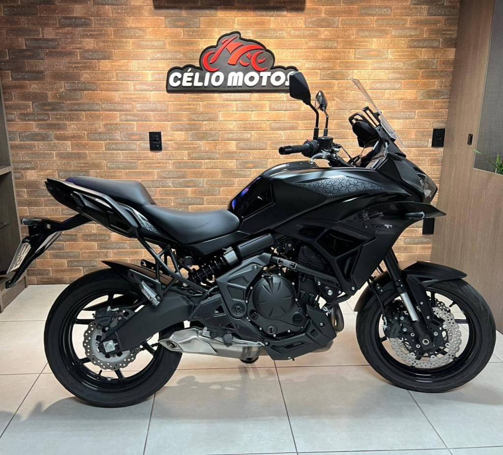 Kawasaki Versys 650cc    2023