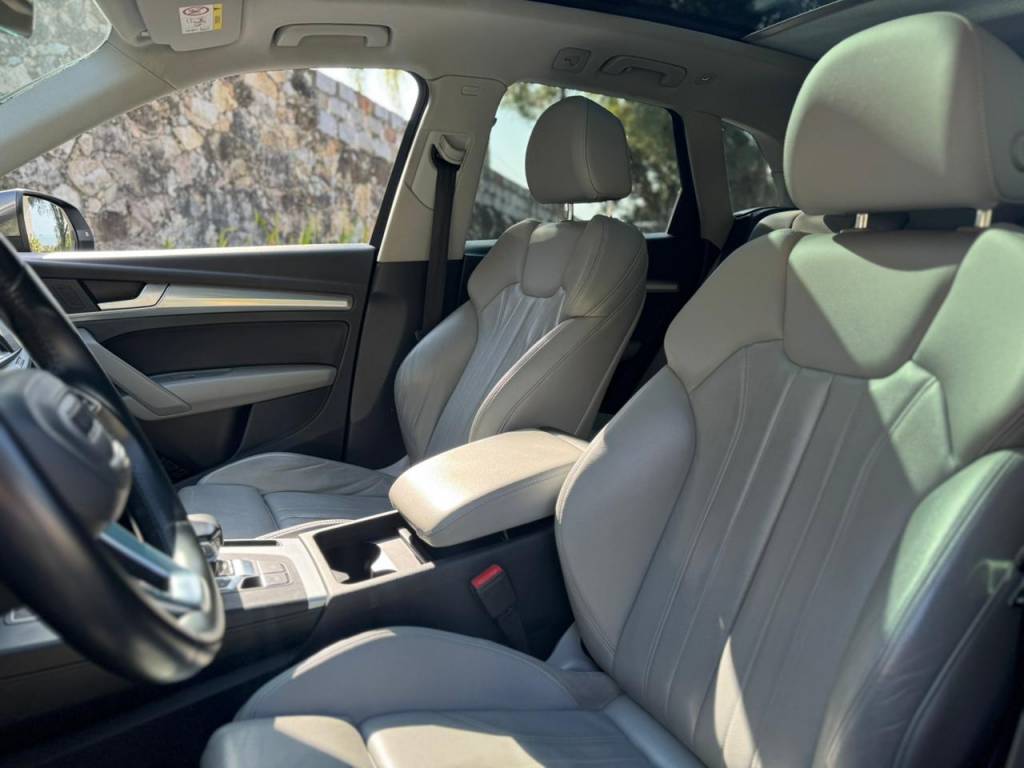 Audi Q5 2.0 tfsi quattro s-tronic    2020