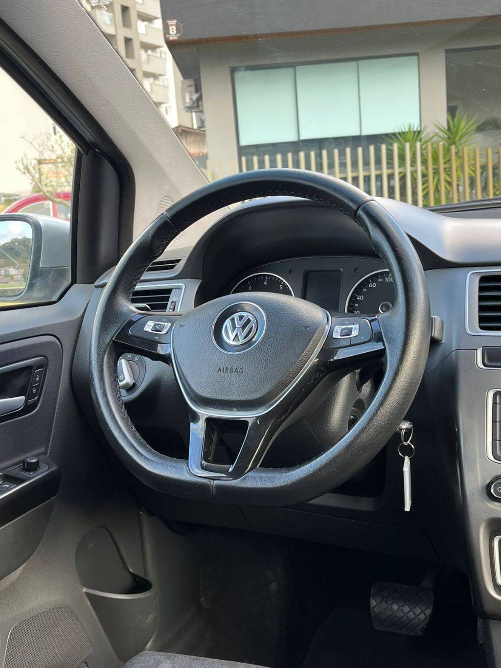 Volkswagen Fox Comfortline i motion 1.6 flex 8v 5p    2016