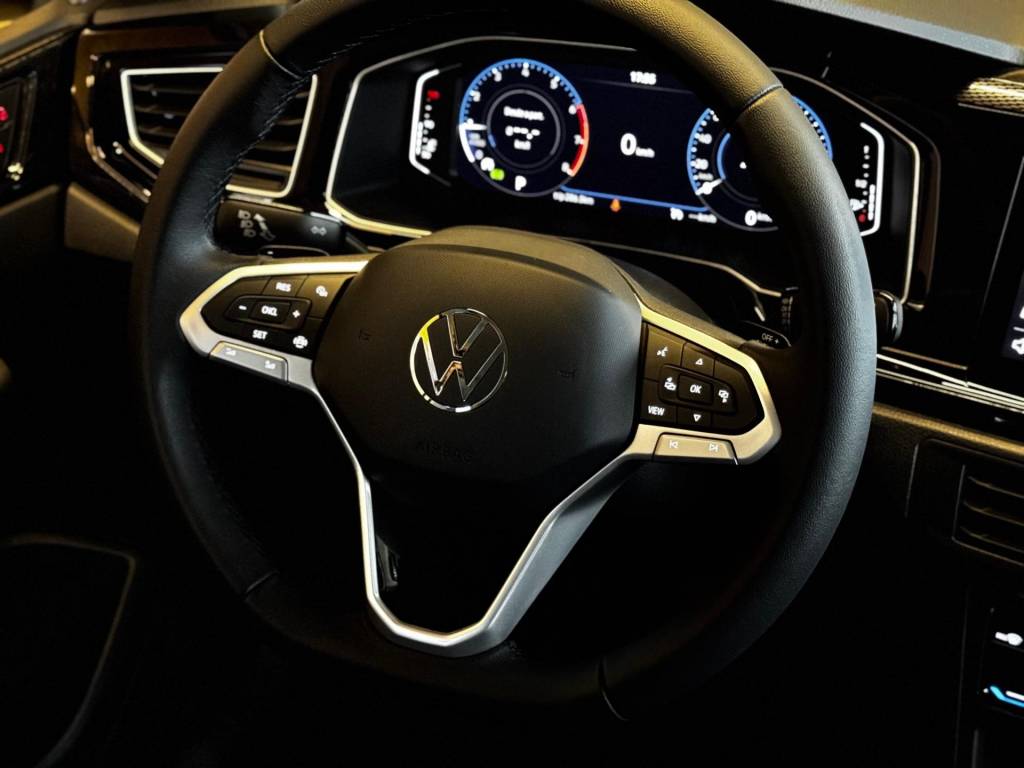 Volkswagen Polo Highline tsi 1.0 flex 12v aut.    2025