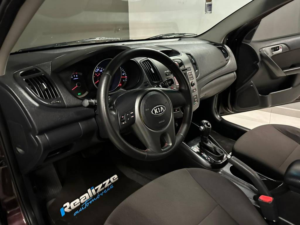 Kia Cerato 1.6 aut.    2011