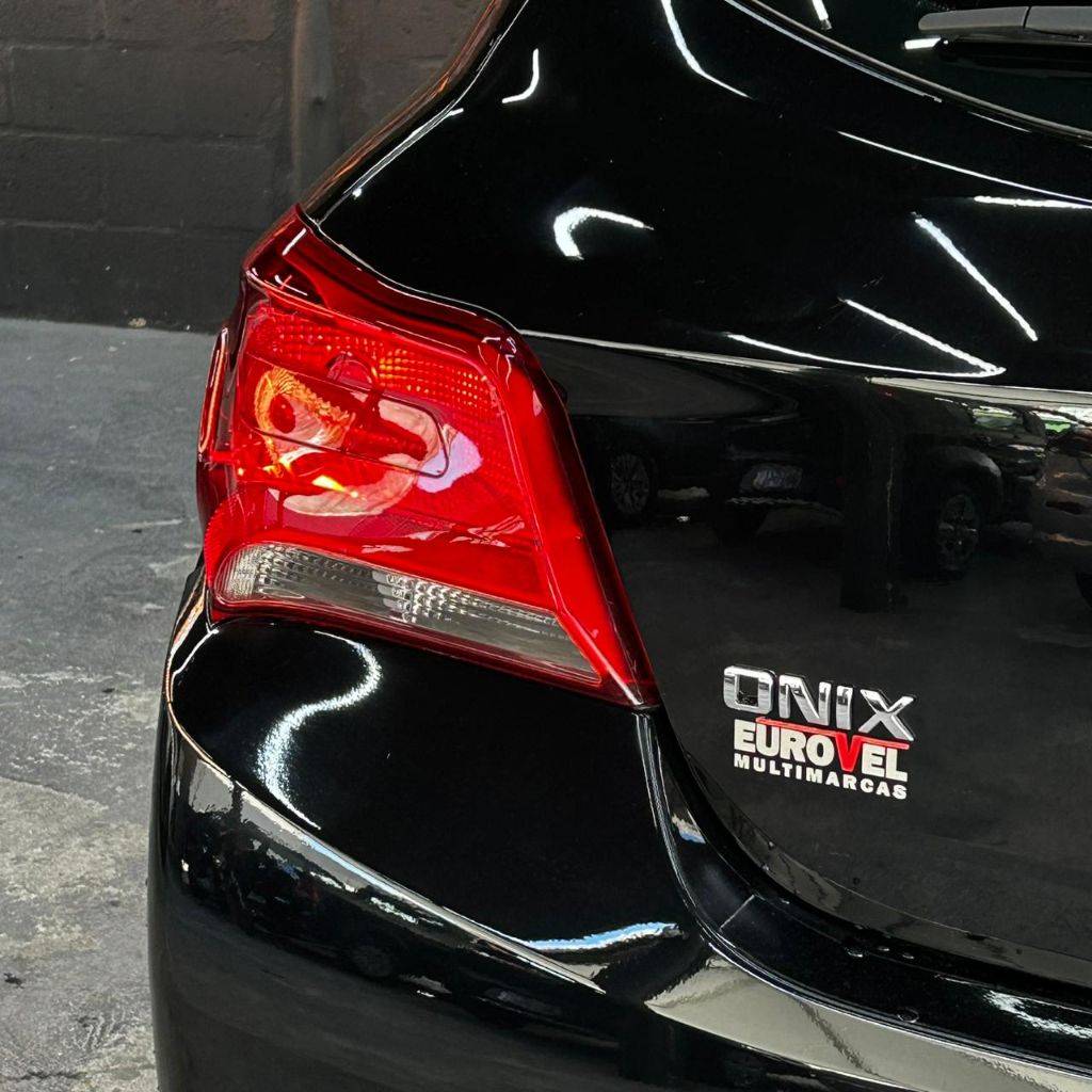 Chevrolet Onix Hatch lt 1.0 8v flexpower 5p mec.    2019