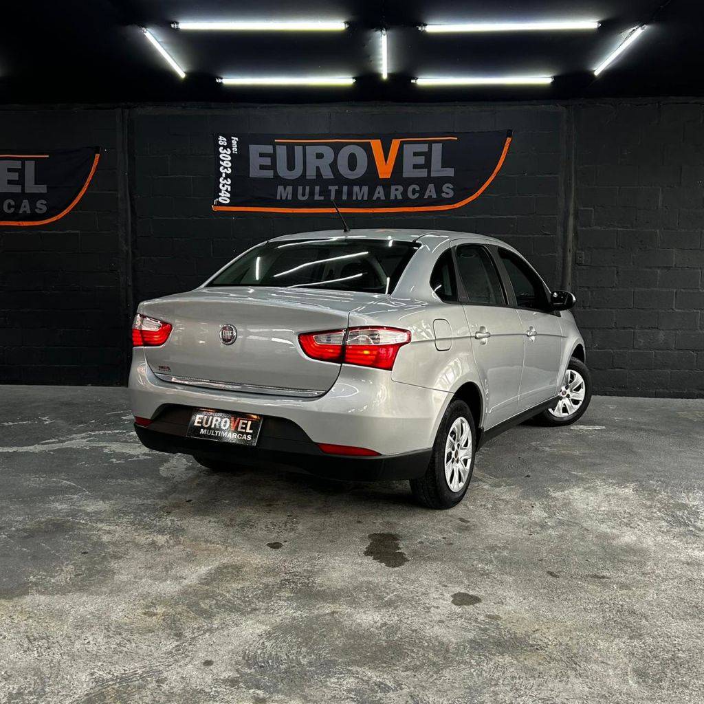 Fiat Grand Siena Siena attrac. 1.4 evo f.flex 8v    2013