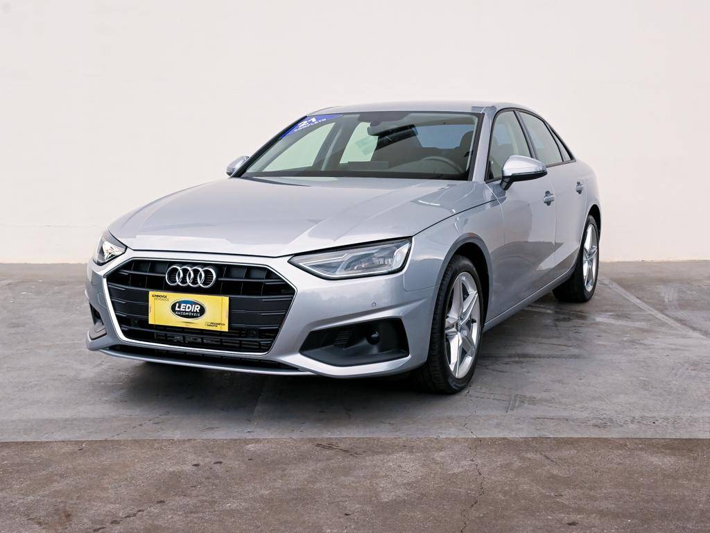 Audi A4     2021