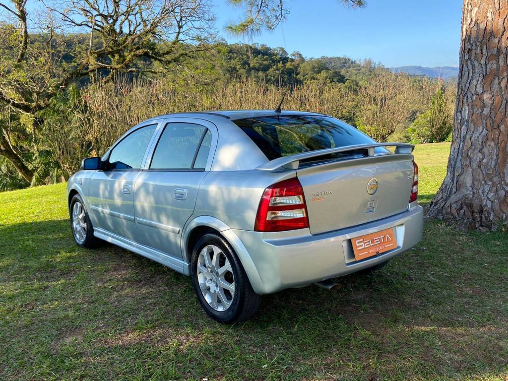 Chevrolet Astra     2010